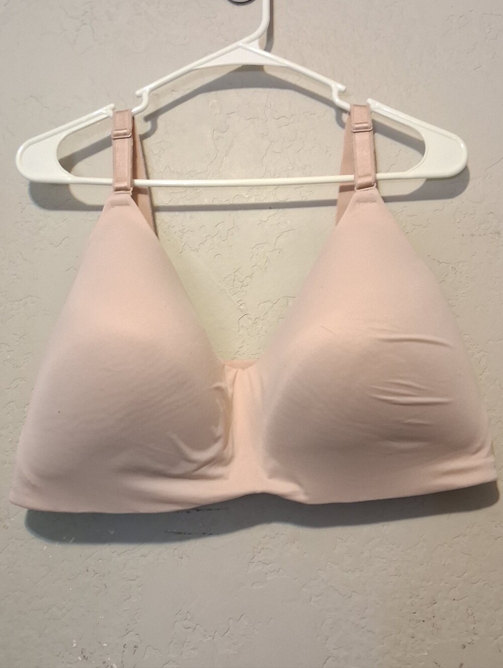 Torrid Feelthe Fit Bra Sz40G Wireless Ligh Cream Pink Adjustable Straps Comfy - Picture 2 of 15